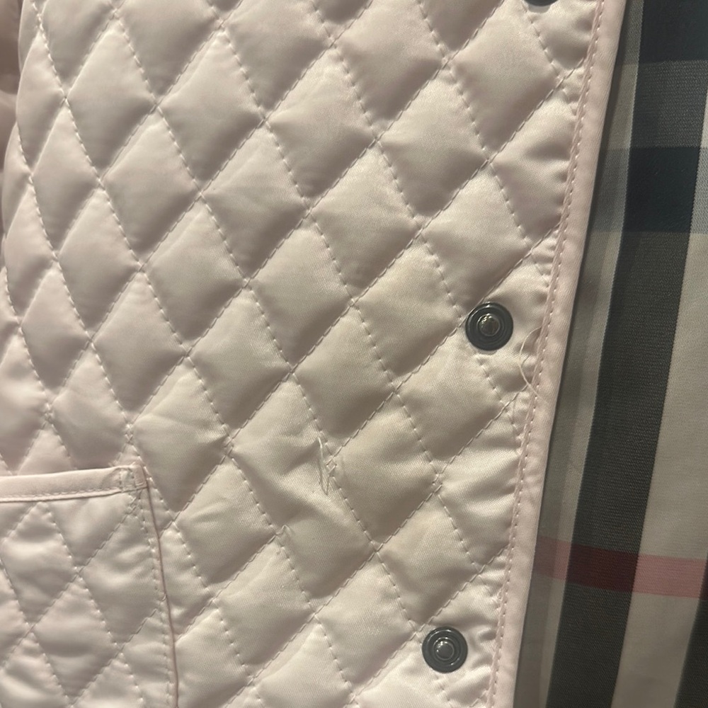 Burberry Pink Puffer Jacket with Quilted Design - Picture 2 of 4